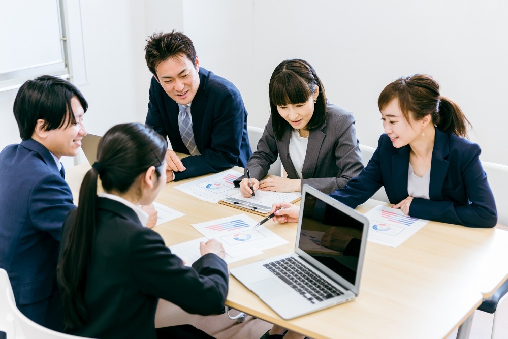 メディアリテラシーの欠如による問題事例を解説！必要性とリスク対策も紹介