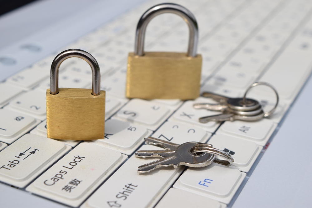 企業における情報漏洩の主な原因とは？対策や社員の意識向上法も紹介